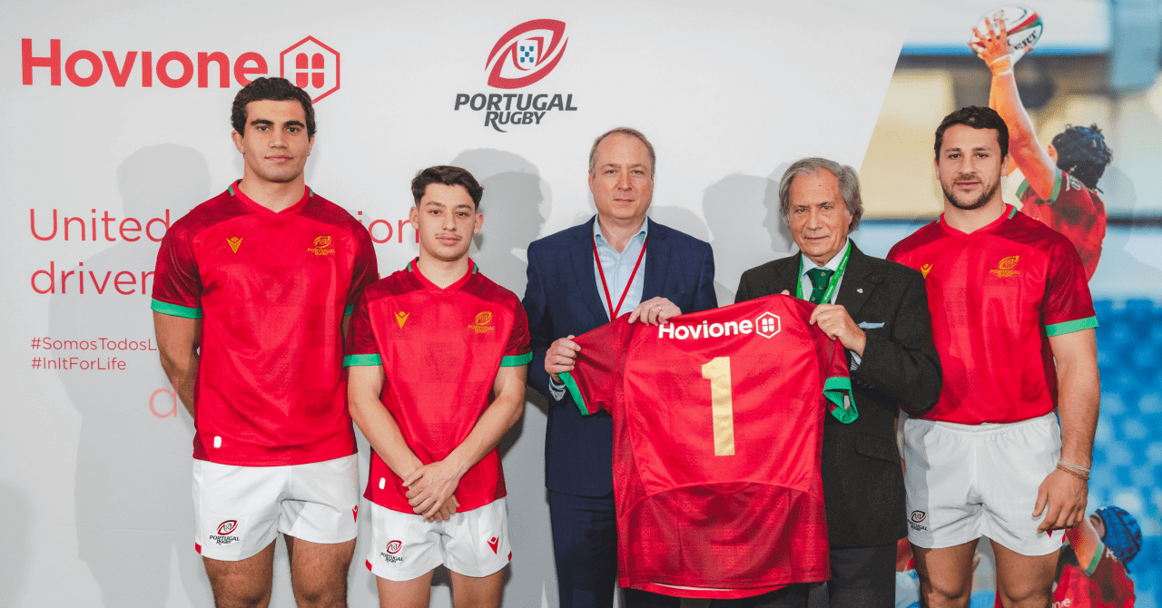 Hovione patrocinador oficial da seleção nacional de rugby - Foto Jean-Luc Herbeaux com selecao nacional e presidente da federacao de rugby | Hovione